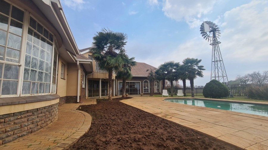5 Bedroom Property for Sale in Wilgeboom A H North West
